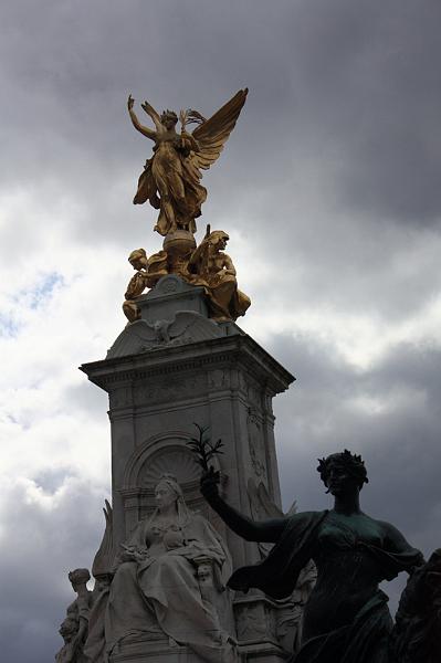 41-Queen Victoria Memorial,4 aprile 2010.JPG